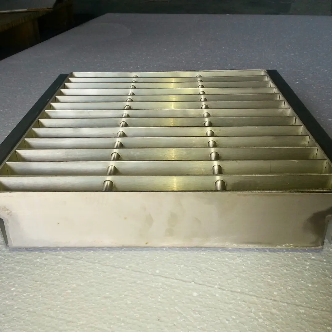 Images for Grating with Crossbar